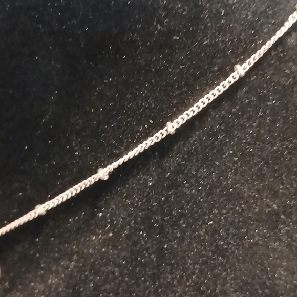 Floral silver tone necklace - Picture 5 of 10